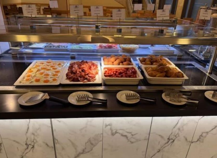 Buffet Photo