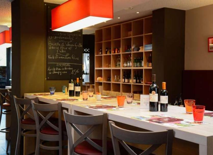 Restaurant Photo