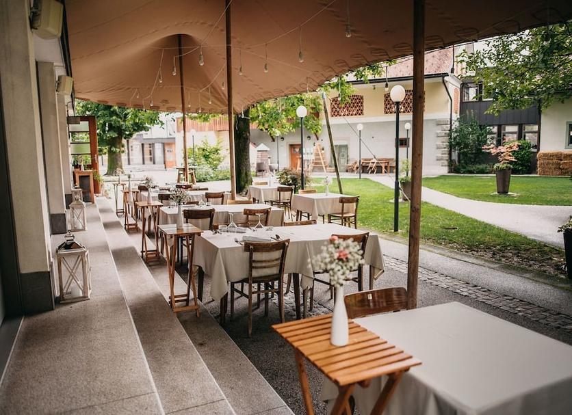 Restaurant Photo