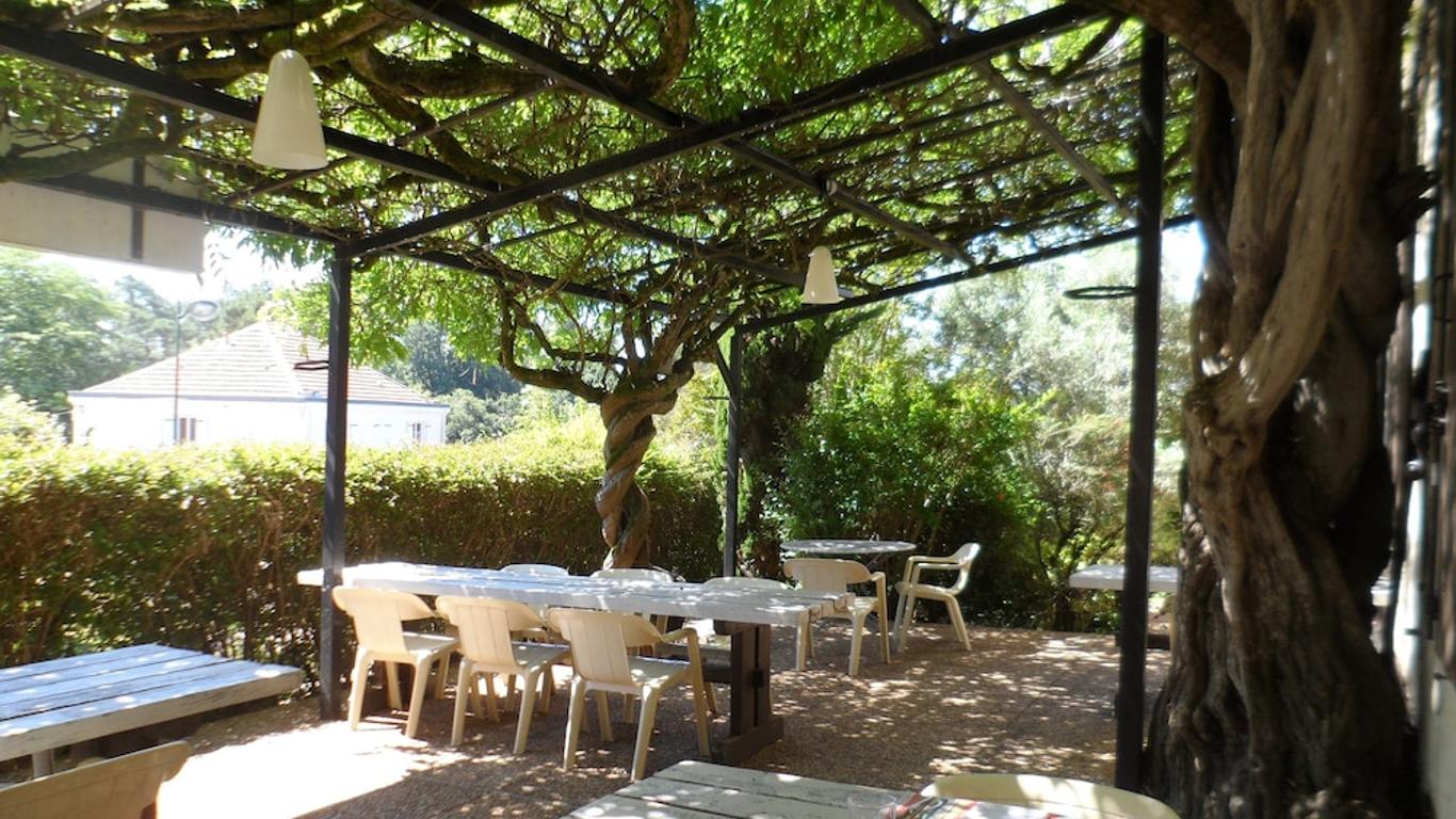 Hôtel Et Restaurant Traditionnel L' Escalandes