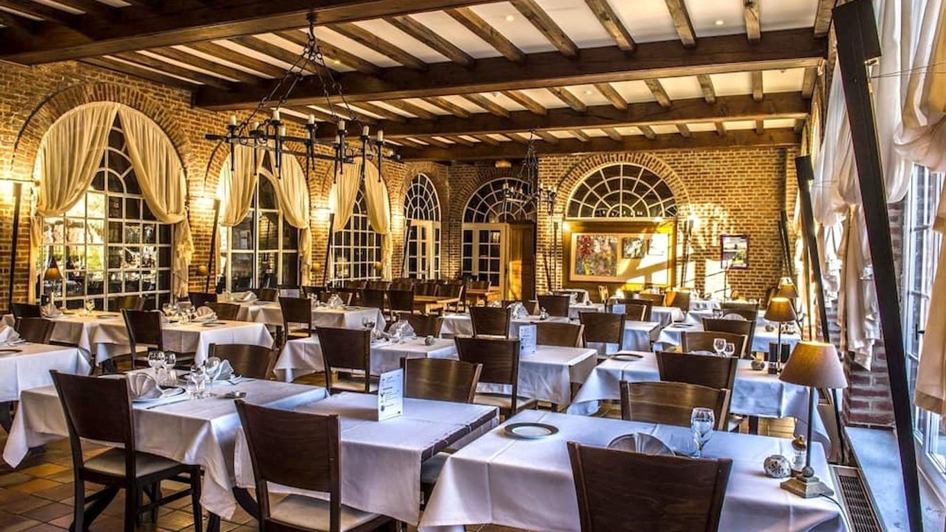 Logis - Château De La Motte - Hôtel & Restaurant