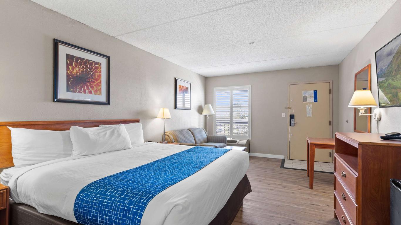 Travelodge by Wyndham Pueblo