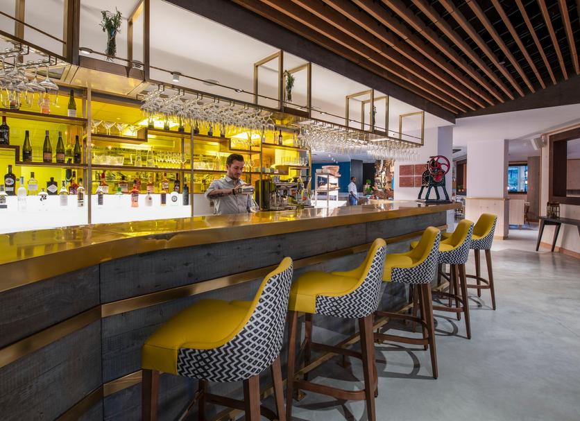 Bar Photo