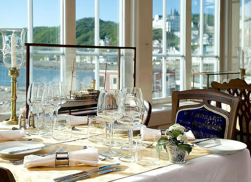 Restaurant Photo