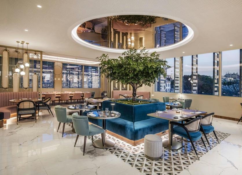 Restaurant Photo