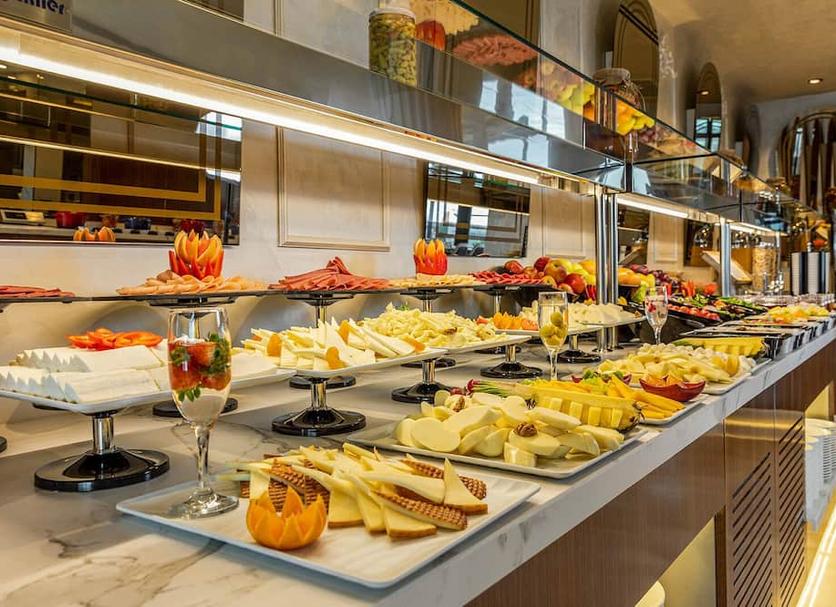 Buffet Photo