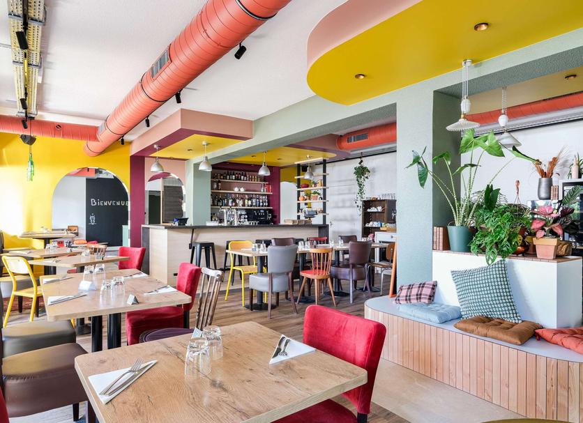 Restaurant Photo