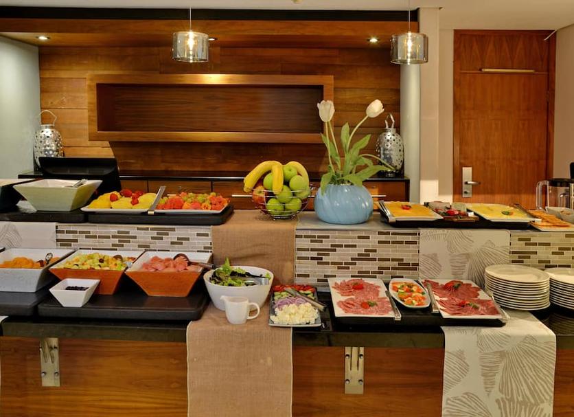 Buffet Photo