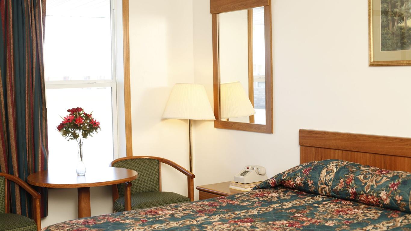 OYO Travelier Motel