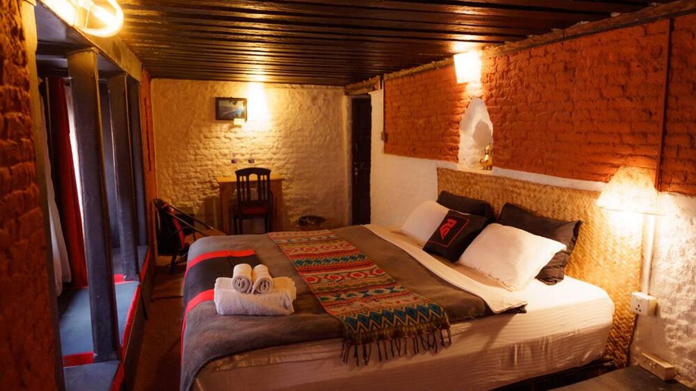 Hira Guest House