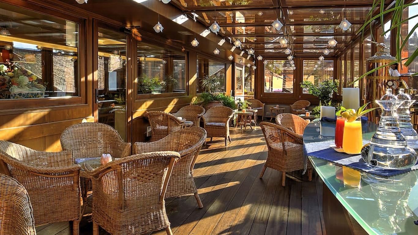 Luna Wellness Hotel