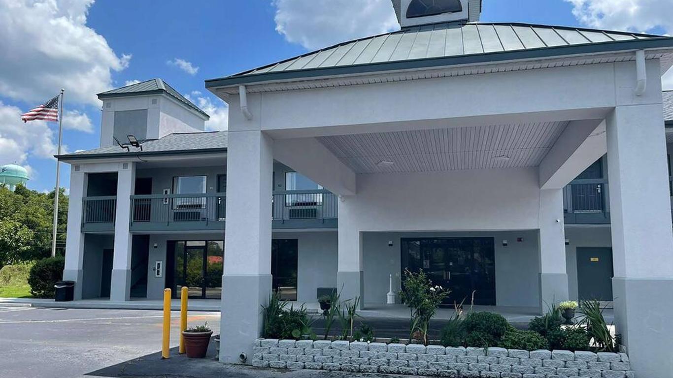 Super 8 by Wyndham Elberton