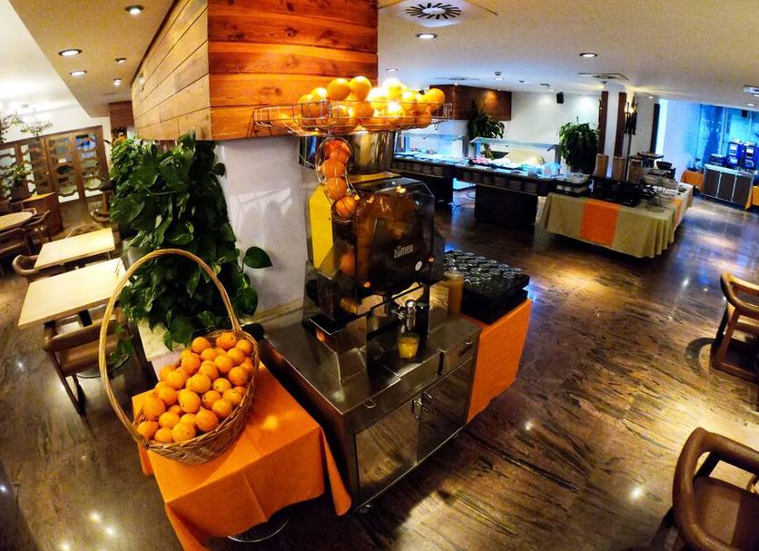 Buffet Photo