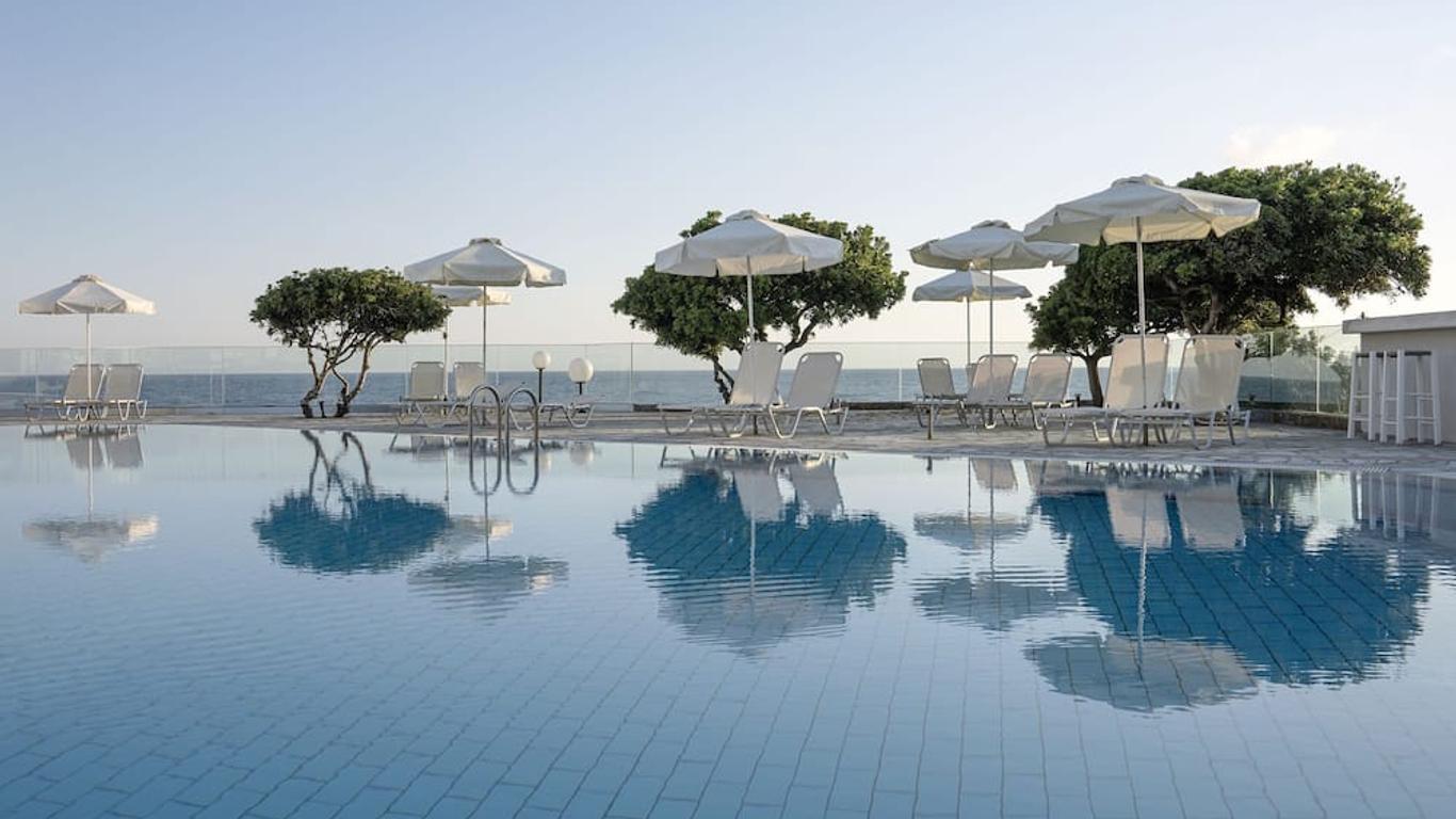 Maritimo Beach Hotel