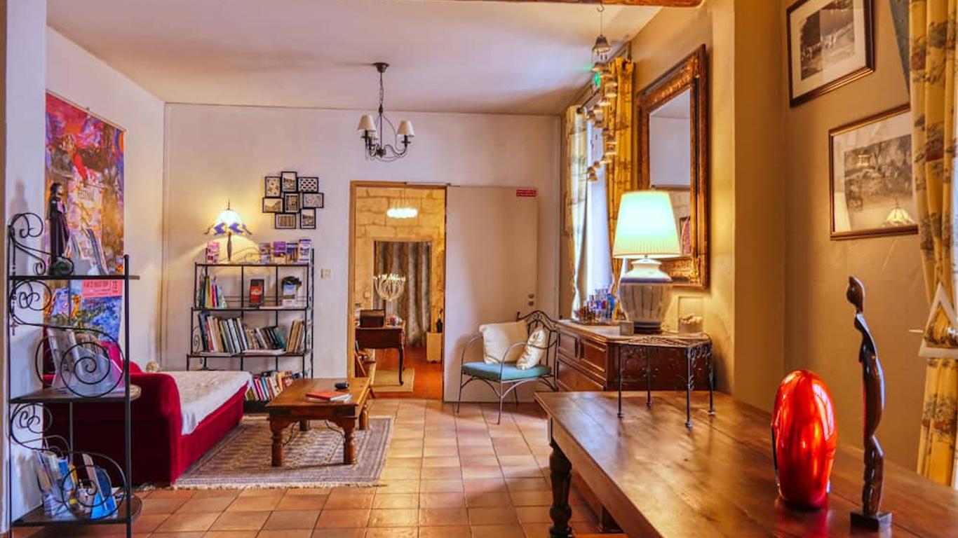 Au Saint Roch - Hôtel et Jardin