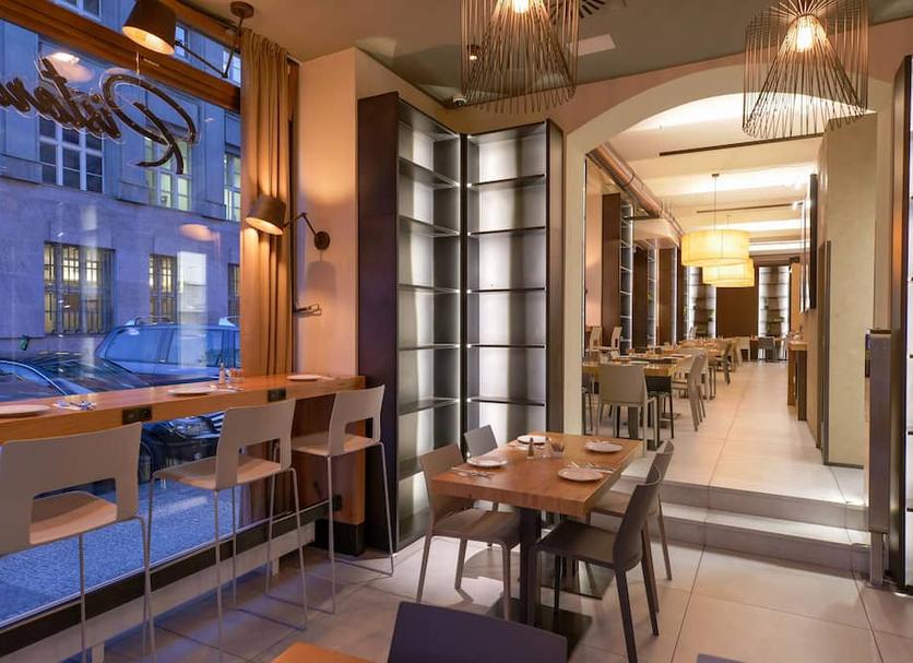Restaurant Photo