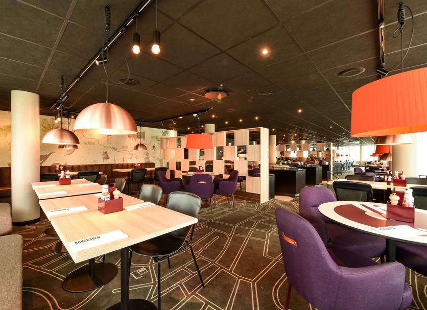 Restaurant Photo