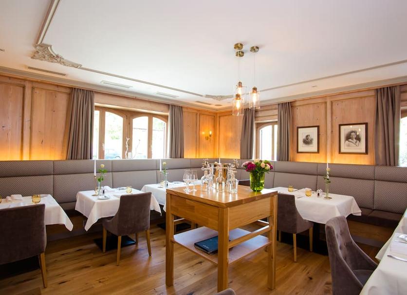 Restaurant Photo