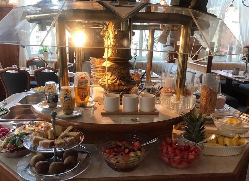 Buffet Photo
