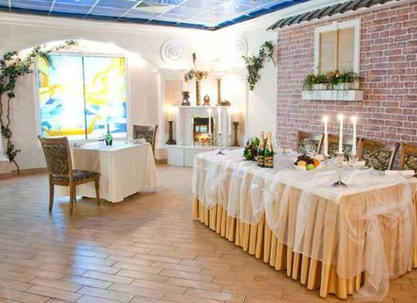 Restaurant Photo