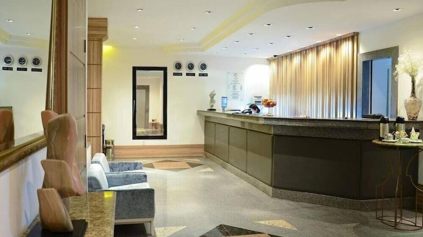Castel Plaza Hotel
