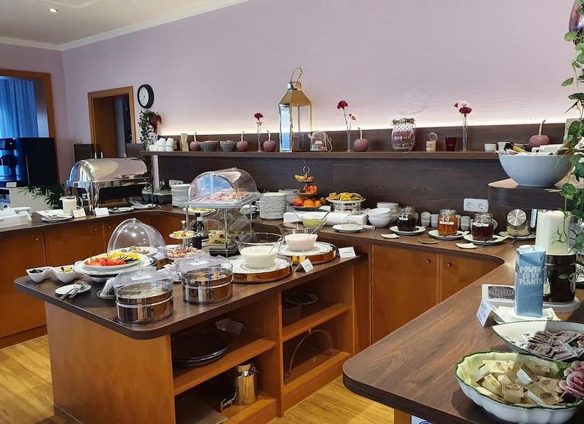 Buffet Photo