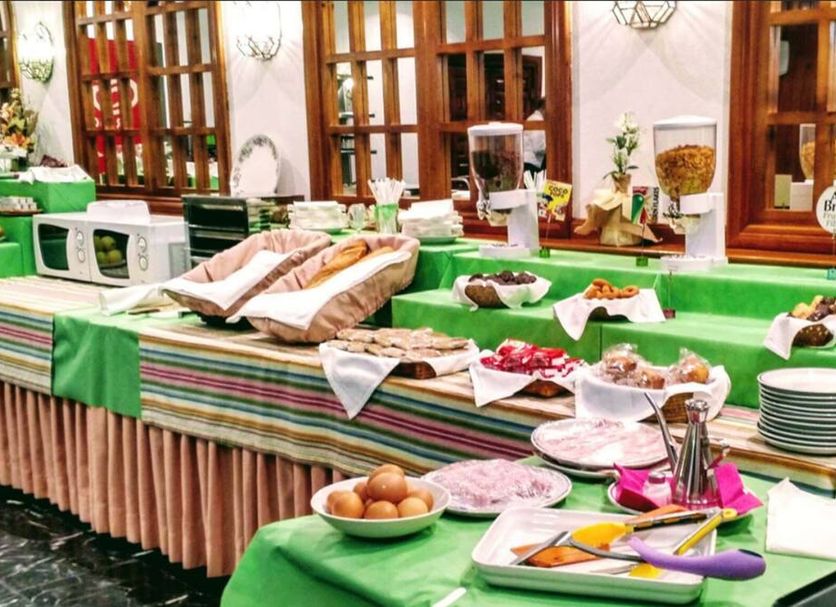 Buffet Photo