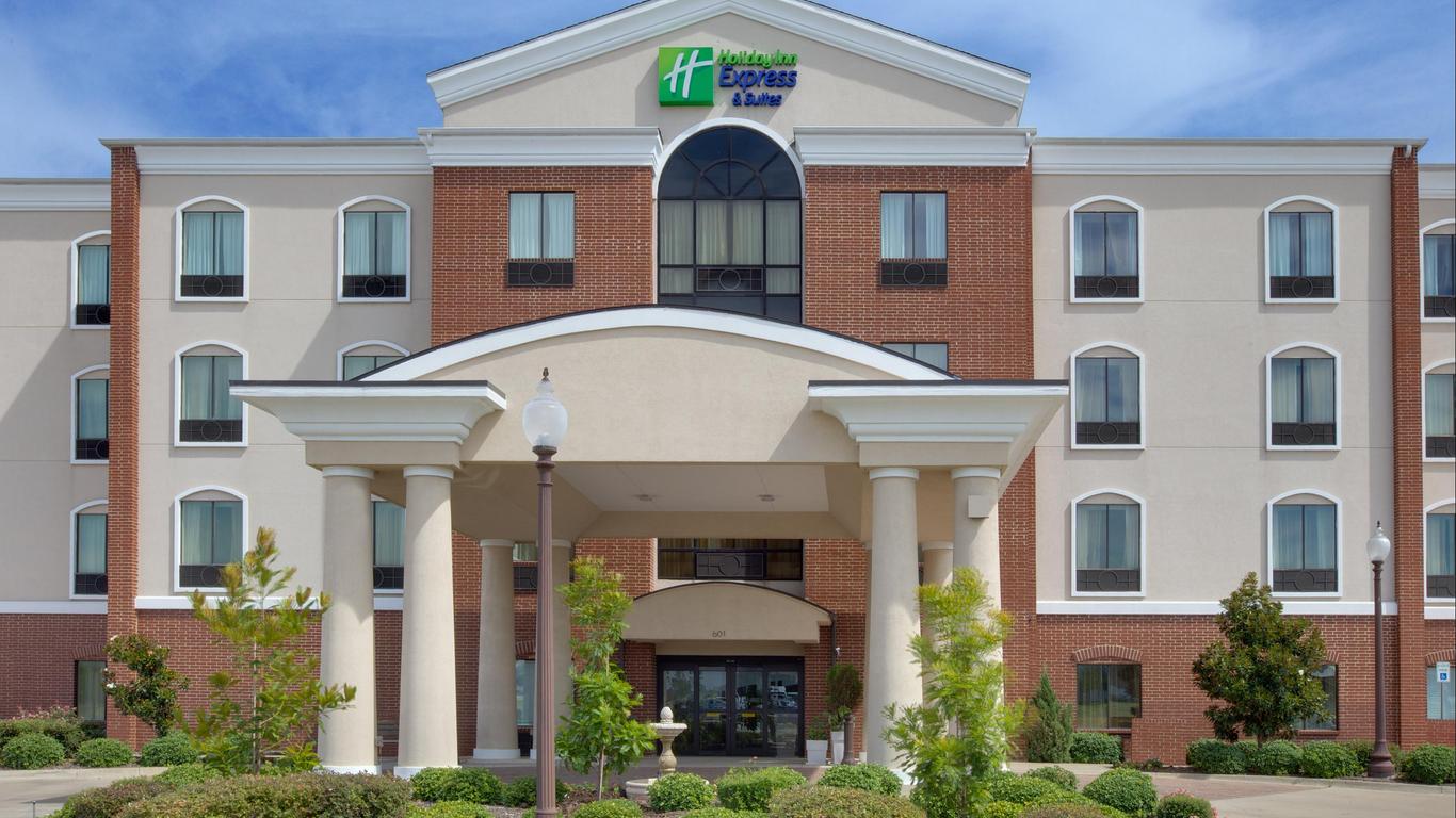 Holiday Inn Express & Suites Ennis