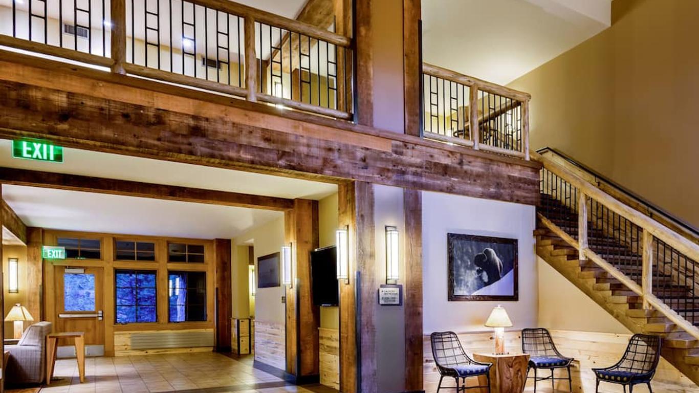 Canyon Lodge & Cabins - Inside the Park