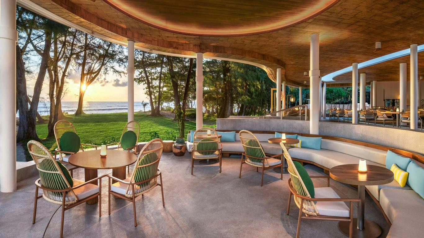 Le Méridien Phuket Mai Khao Beach Resort