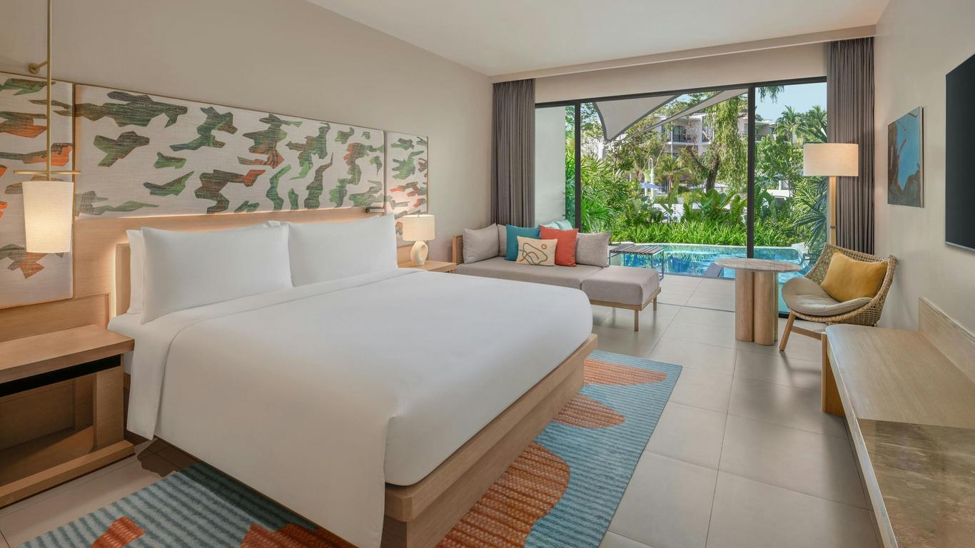 Le Méridien Phuket Mai Khao Beach Resort