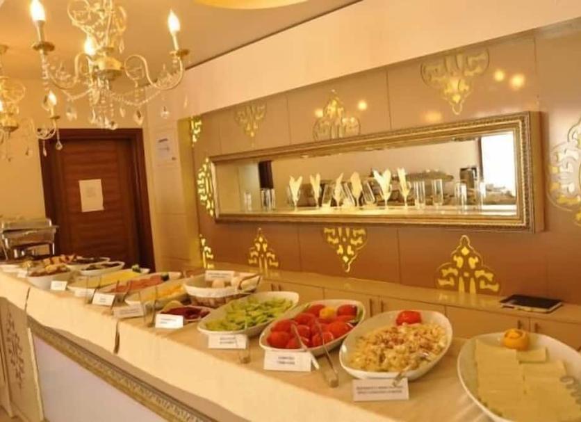 Buffet Photo