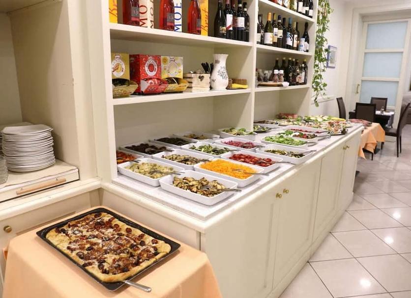 Buffet Photo