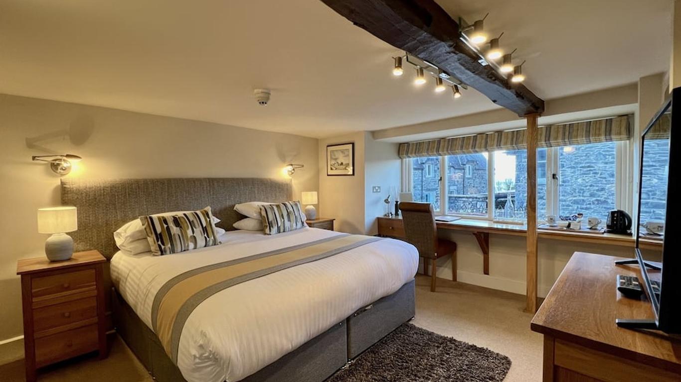 Castle Cottage Inn