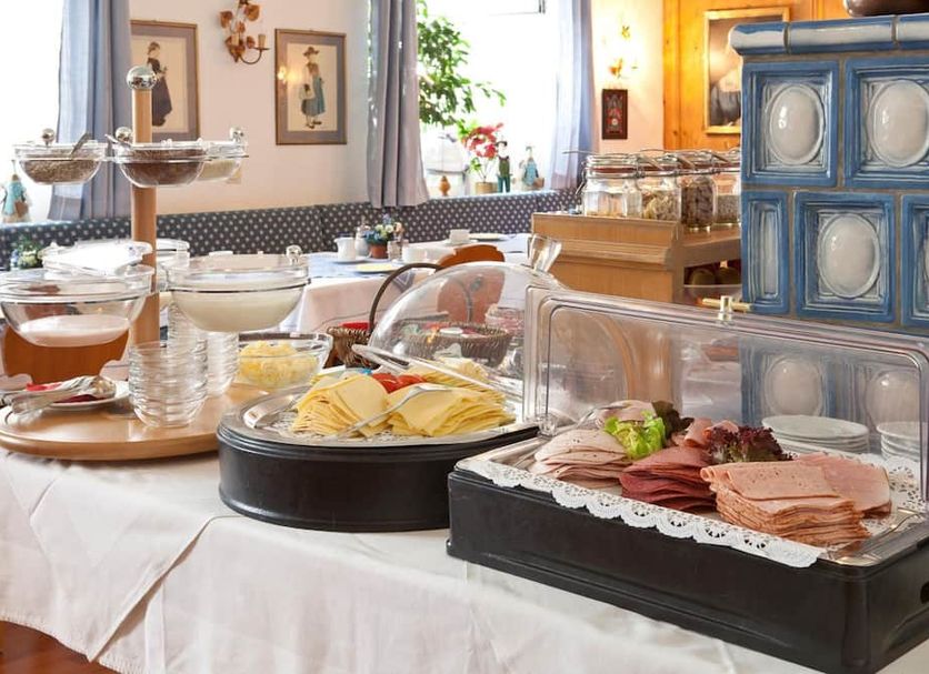 Buffet Photo
