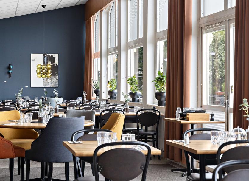 Restaurant Photo