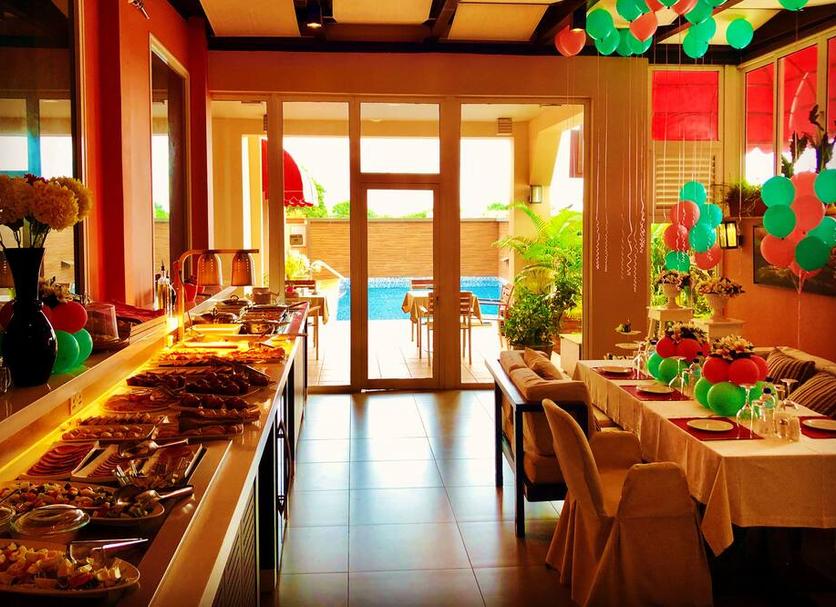 Restaurant Photo
