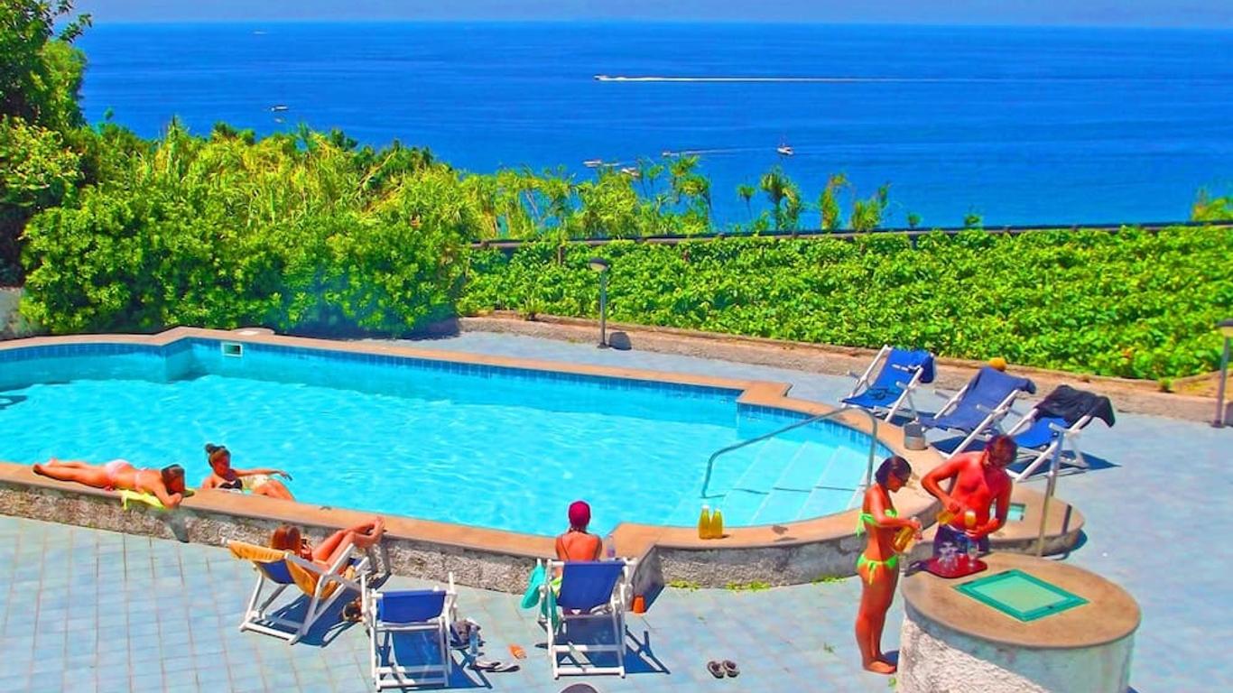 Paradise Beach Hostel