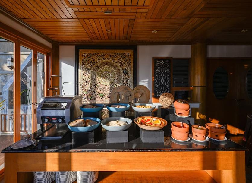 Buffet Photo