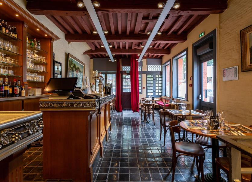 Restaurant Photo