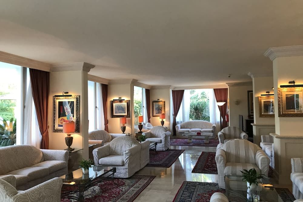 Salon