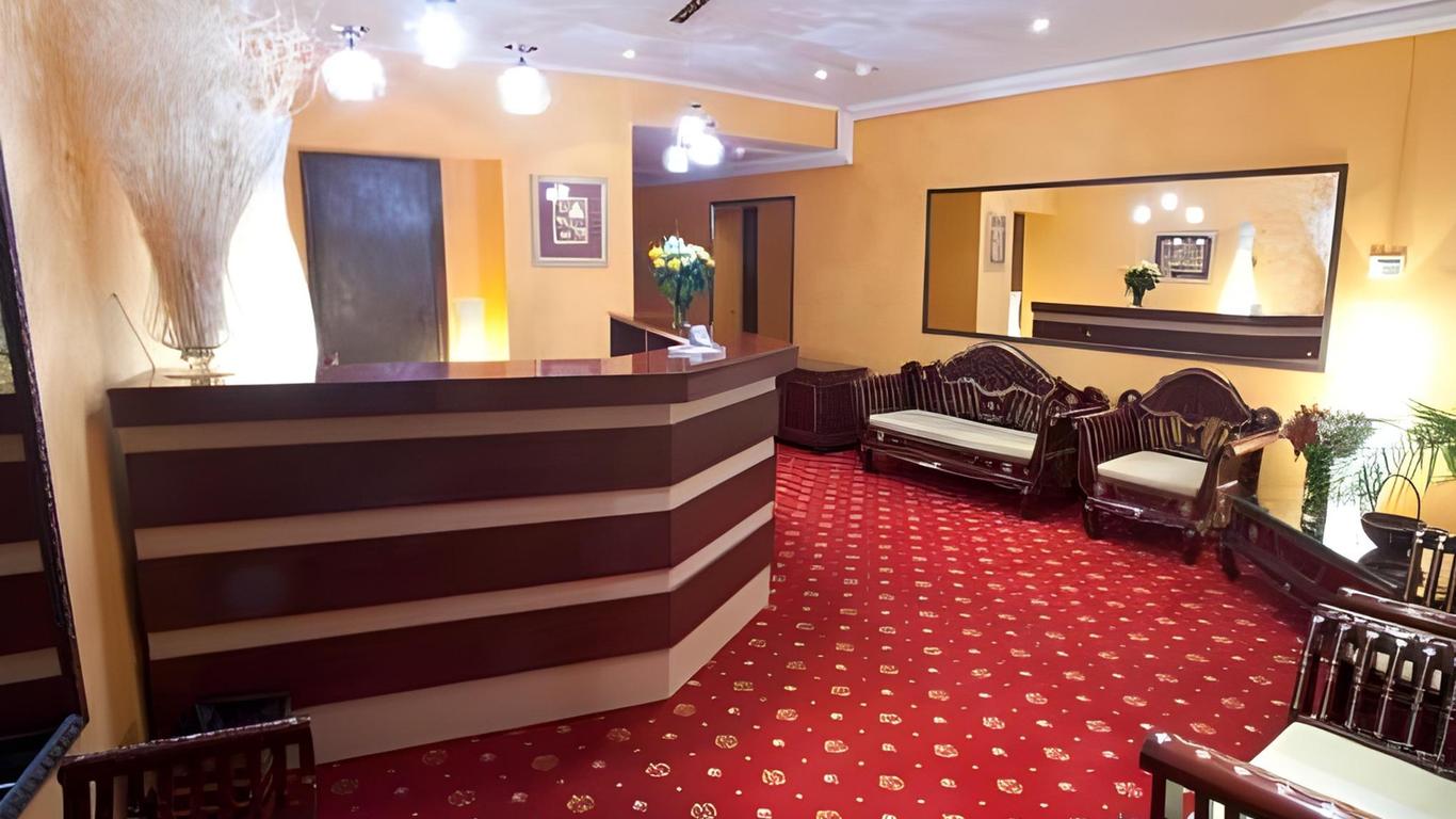 Jenavi Club Hotel