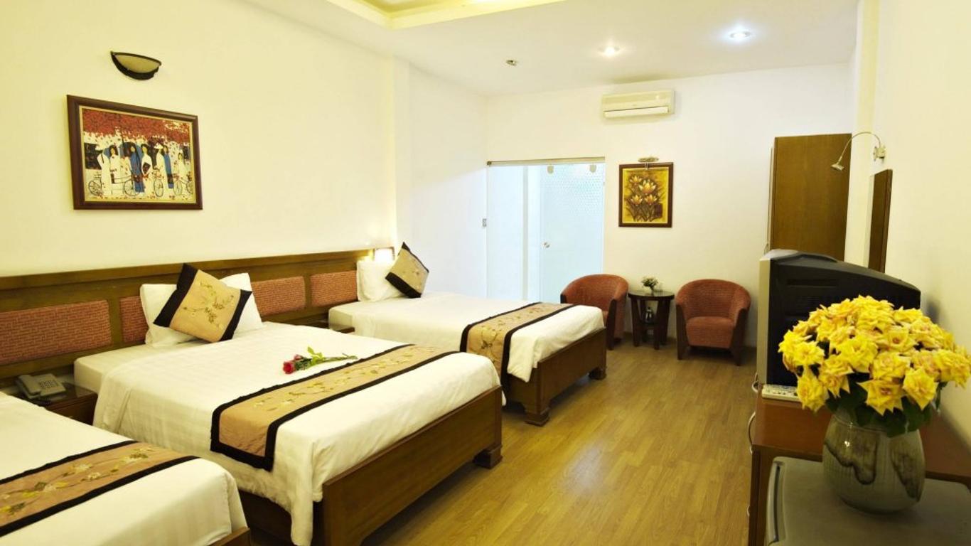 Hanoi Little Center Hotel
