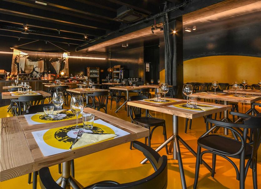 Restaurant Photo