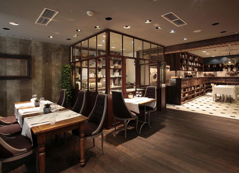 Restaurant Photo