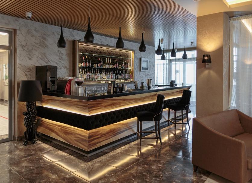 Bar Photo