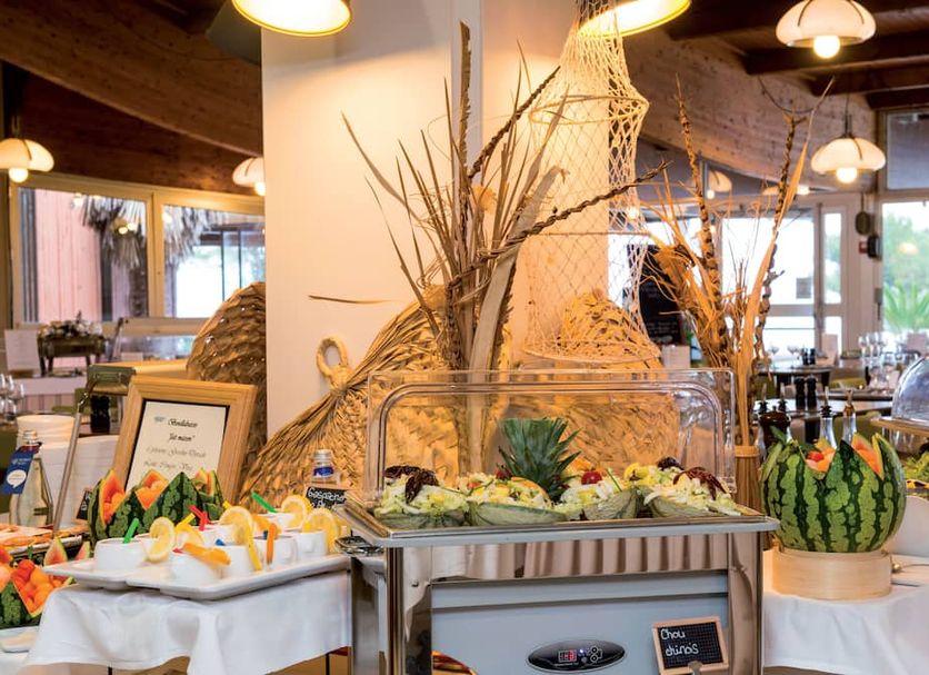 Buffet Photo