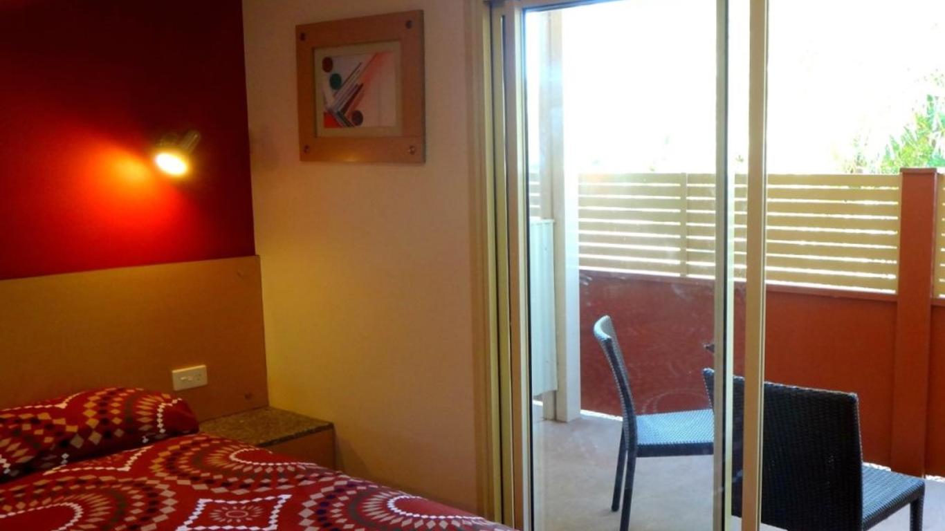 Latitude20 Cattrall Park Motel