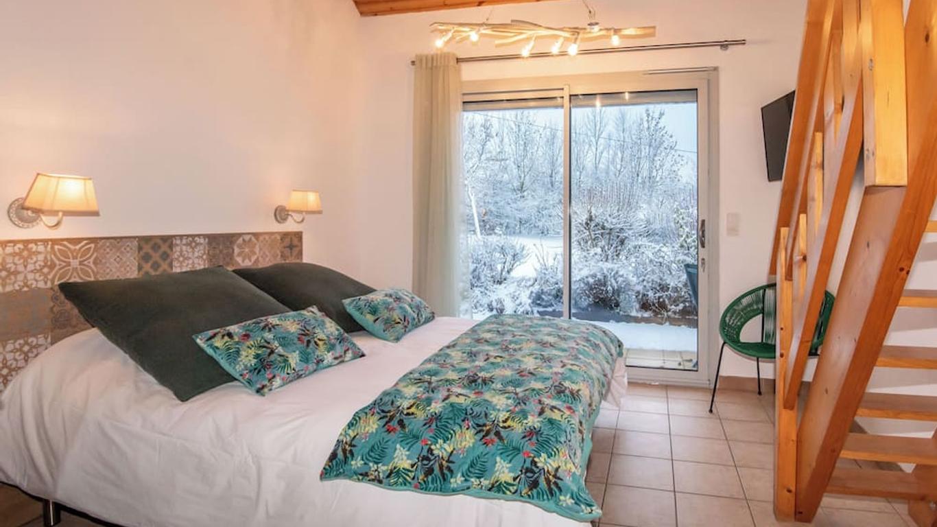'La Combe Fleurie' Appartements & Chambres