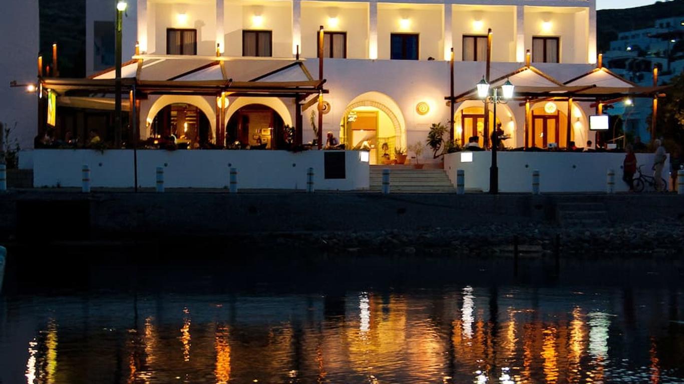 Chris Hotel